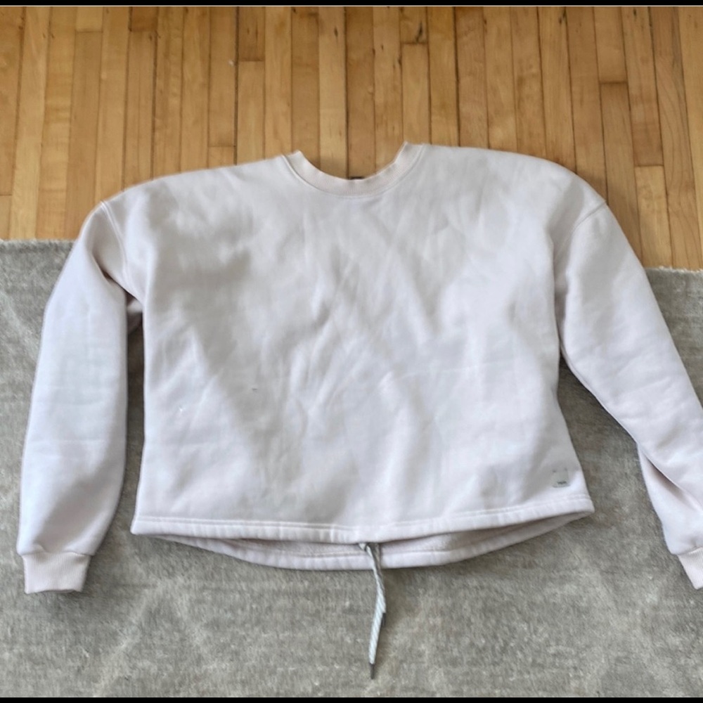 Vuori cream sweatshirt